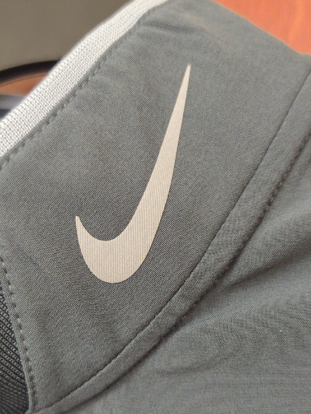 Nike GOLF Men’s Quarter-Zip Pullover W/ Michelob Ultra Branding Size L - Picture 4 of 6